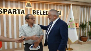Vatandaşlar bağışta bulunarak hastaneye katkı sağlıyor
