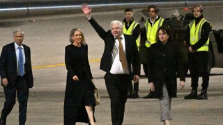 WikiLeaksin kurucusu Assange, ülkesine döndü