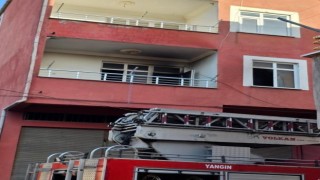 Yangında mahsur kalan aile kurtarıldı