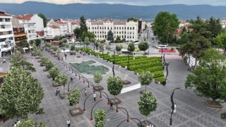 Yere çöp ve izmarit atan 781 kişiye 451 bin 418 bin lira ceza kesildi