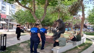 Yere izmarit atanlar yandı