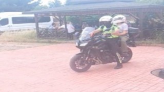 YKSye geç kalan öğrencileri polis yetiştirdi