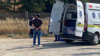 Yol kenarından başından vurulmuş halde ölü bulundu