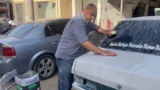 Yolda bulduğu içi para dolu cüzdanı sahibine teslim etti