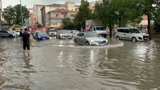 Yozgat Yerköyde sağanak yağış sonrası yollar göle döndü