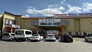 Yüksekovada eşi tarafından bıçaklanan kadın ağır yaralandı