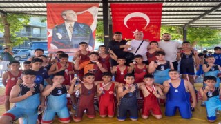 Yunusemreli güreşçiler Denizlide Manisanın gururu oldu