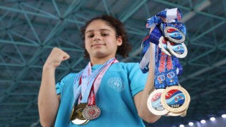 Yüzmede 130u aşkın madalya aldılar, hedefleri dünya kupası