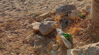 Zeytinli Kuyu sahilinin çöplerle başı dertte