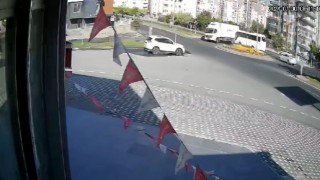 10 kişinin yaralandığı kaza güvenlik kamerasında