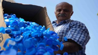 14 yılda 9 milyon kapak topladı, engellilere tekerlekli sandalye bağışladı