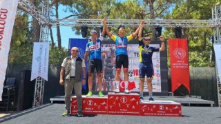 15 Temmuz şehitleri için 62 kilometre pedal çevirdiler
