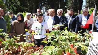 15 Temmuzda Balıkesir Şehitliği ziyaret edildi