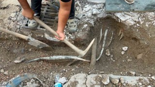 2 kişinin elektrik akımına kapılarak öldüğü İzmirde kablolar 50 santim aşağı alınıyor