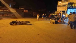 2 motosiklet çarpıştı: 3 yaralı