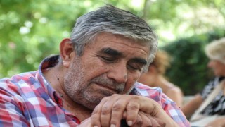 36 yıldır oturarak uyuyan adam: “Herkes yattıktan sonra gece çocuk gibi ağlıyorum”