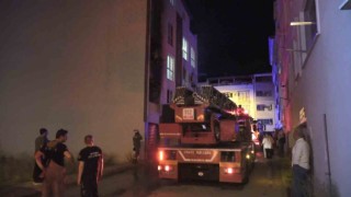 4 katlı bina alev aldı, 7 kişi dumandan etkilendi