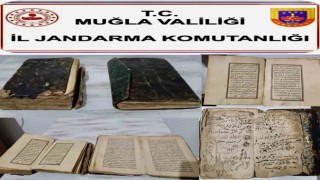 5 milyon TL değerinde bin yıllık Kuran-ı Kerimleri satarken yakalandılar