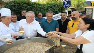 6 yerde 15 bin kişilik aşure dağıtıldı