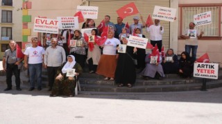 8 yıldır PKKnın elinde olan kız, oturma eyleminde olan ailesine kavuşacak