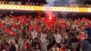 A Milli Futbol Takımının çeyrek final heyecanı Beşiktaş Tüpraş Stadyumunda yaşandı