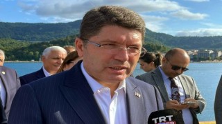 Adalet Bakanı Tunçtan UEFAnın Merih Demirala verdiği cezaya tepki