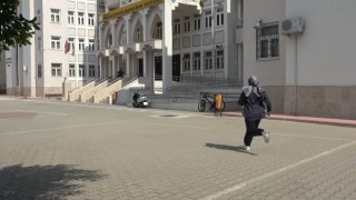 Adanada genç kız yıl boyunca hazırlandığı KPSSye son anda yetişti
