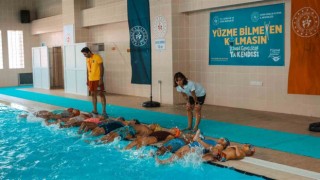 ADÜ yüzme havuzunda eğitimler bağladı