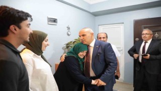 Ağrı Valisi Koç, 15 Temmuzu mevlid, şehitlik ziyareti ve aile buluşmalarıyla anıyor