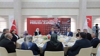 Ağrı Valisi Koç ve eşi, 15 Temmuzda şehit aileleri ve gazilerle yemekte bir araya geldi