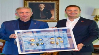 Ahmet Akın, Mansur Yavaşı ziyaret etti