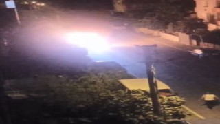 Alev topuna dönen araçta patlama sesleri
