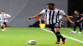 Altay, Deniz Kadahla sözleşme tazeledi