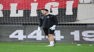 Altay, kaleci Ozanla sözleşme uzattı