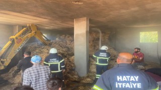 Altınözünde samanlık yangını