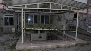 Amasyada cami kapısındaki şüpheli çanta fünye ile patlatıldı