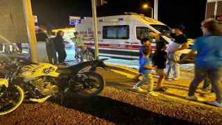 Ambulansla motosiklet çarpıştı: 1 yaralı