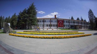 Anadolu Üniversitesi Hukuk Fakültesi adalet sistemine nitelikli mezunlar kazandırıyor