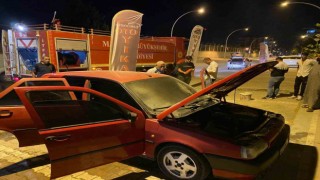 Aniden alev alan araçtaki yangın söndürüldü