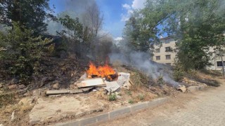 Anız yangını vatandaş itfaiye iş birliğiyle söndürüldü