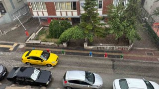 Ankarada gök gürültülü sağanak yağış başladı