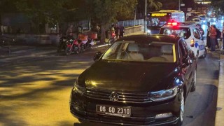 Ankarada resmi plakalı araç motokurye ile çarpıştı: 1 yaralı