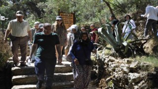 Antalya Sosyal Güvenlik İl Müdürlüğü emekliler ile doğa yürüyüşünde buluştu