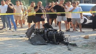 Antalyada aracın motorunu yerinden fırlatan kaza: 3 yaralı
