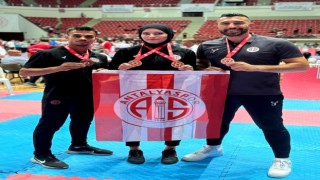 Antalyasporlu boksörler, Konyada 4 madalya kazandı