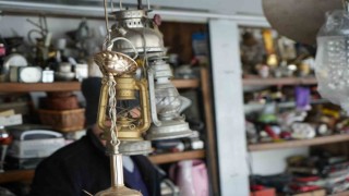 Antika eşyalar bağ evlerinin şark köşelerine süs oluyor