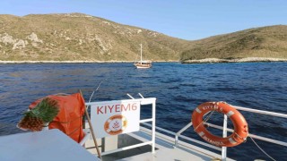 Arıza yapan ve sürüklenen 15 metrelik tekneyi KIYEM ekipleri kurtardı