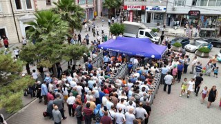 Arnavutköyde 3 ton aşure vatandaşlara ikram edildi