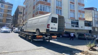 Arnavutköyde mahallenin korkulu rüyası olan terk edilmiş araçlar çekildi