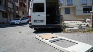 Arnavutköyde terk edilmiş araçlar mahallelinin korkulu rüyası oldu